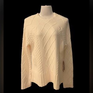 NWT CYRUS of NY Cream Crew Neck Sweater, Medium.